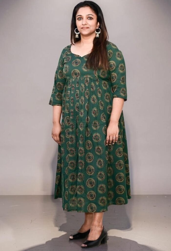 Emerald Green Cotton Midi Dress - Image 2